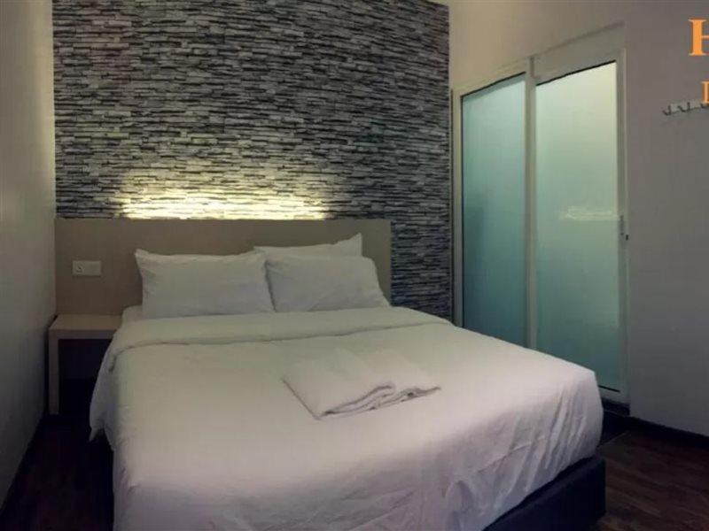 H Hotel Segamat Εξωτερικό φωτογραφία